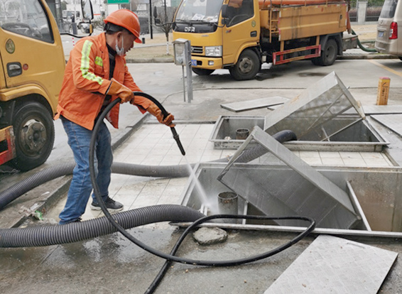 新政镇隔油池清理